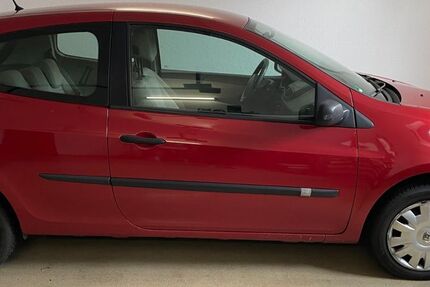 Renault Clio 162.000 km 2.250 &euro; Aachen 52062