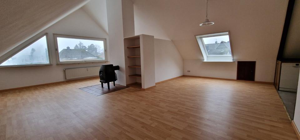 Dachgeschoßwohnung Lachendorf - 3 Zimmer, 85 m&sup2;, 850&euro; | Angebot:25598422