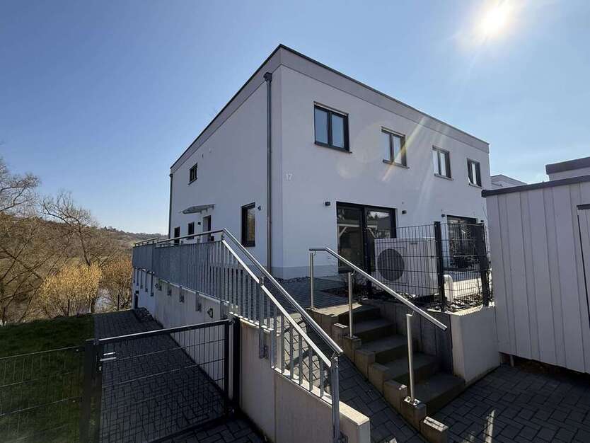 Haus zum Kaufen in Hennef 880.000 € 208.4 m²