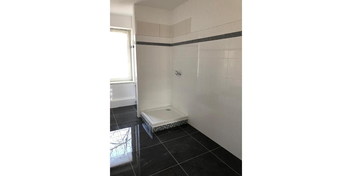 Etagenwohnung Zwickau - 4 Zimmer, 95 m&sup2;, 675&euro; | Angebot:25052648