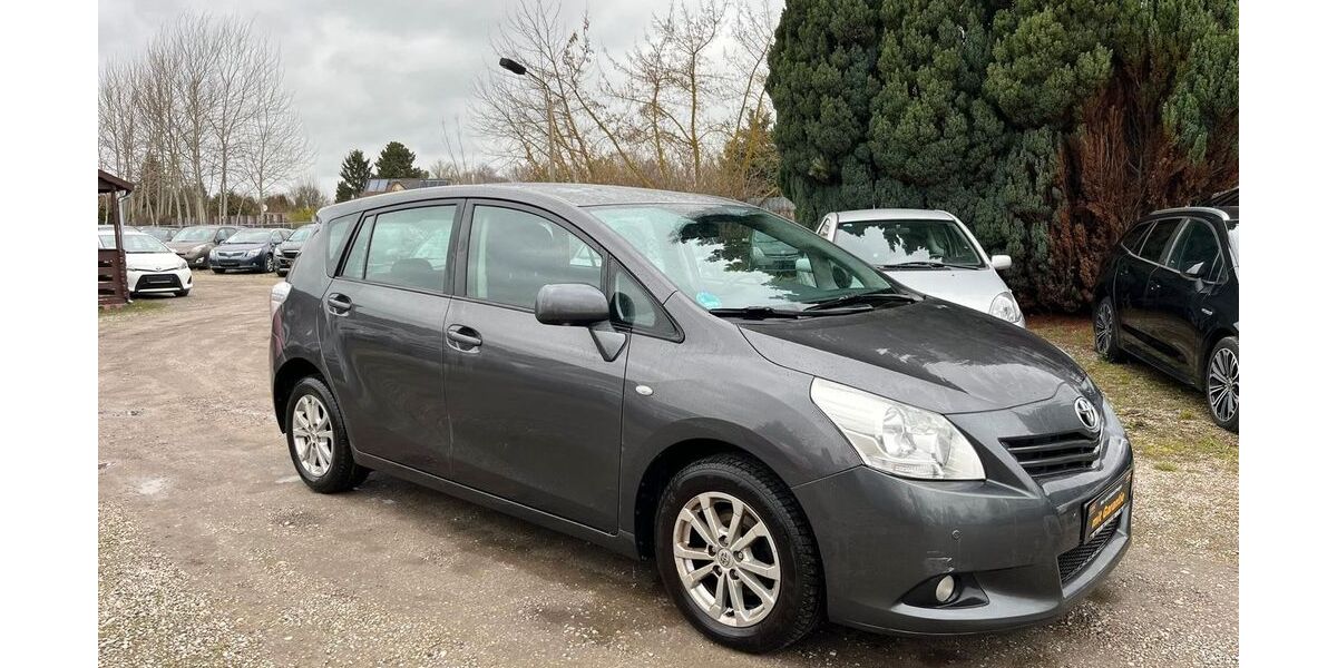 Toyota Verso 174.000 km 7.490 &euro; Berlin 13127