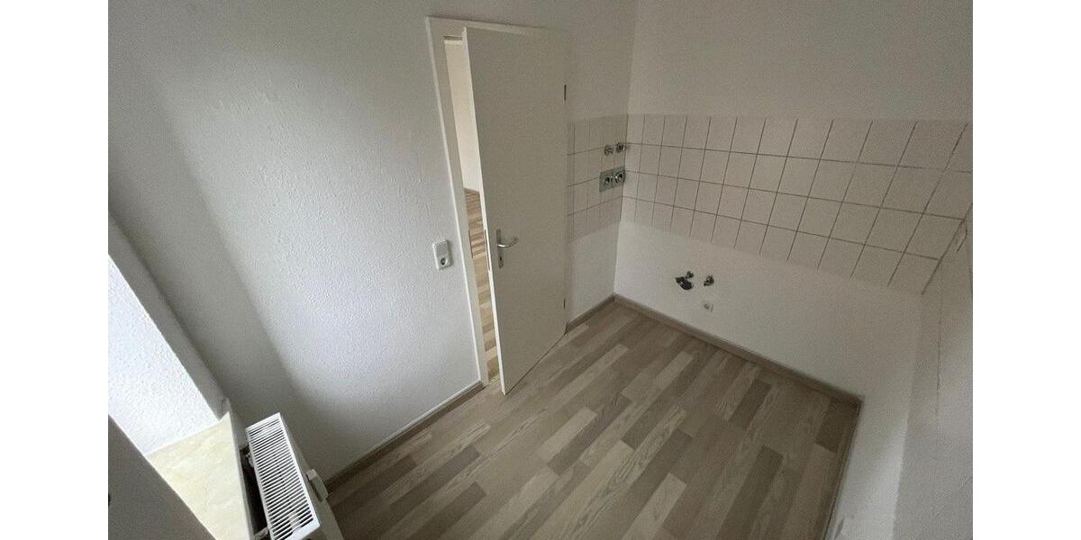 Etagenwohnung Glauchau - 3 Zimmer, 61 m&sup2;, 360&euro; | Angebot:26008270