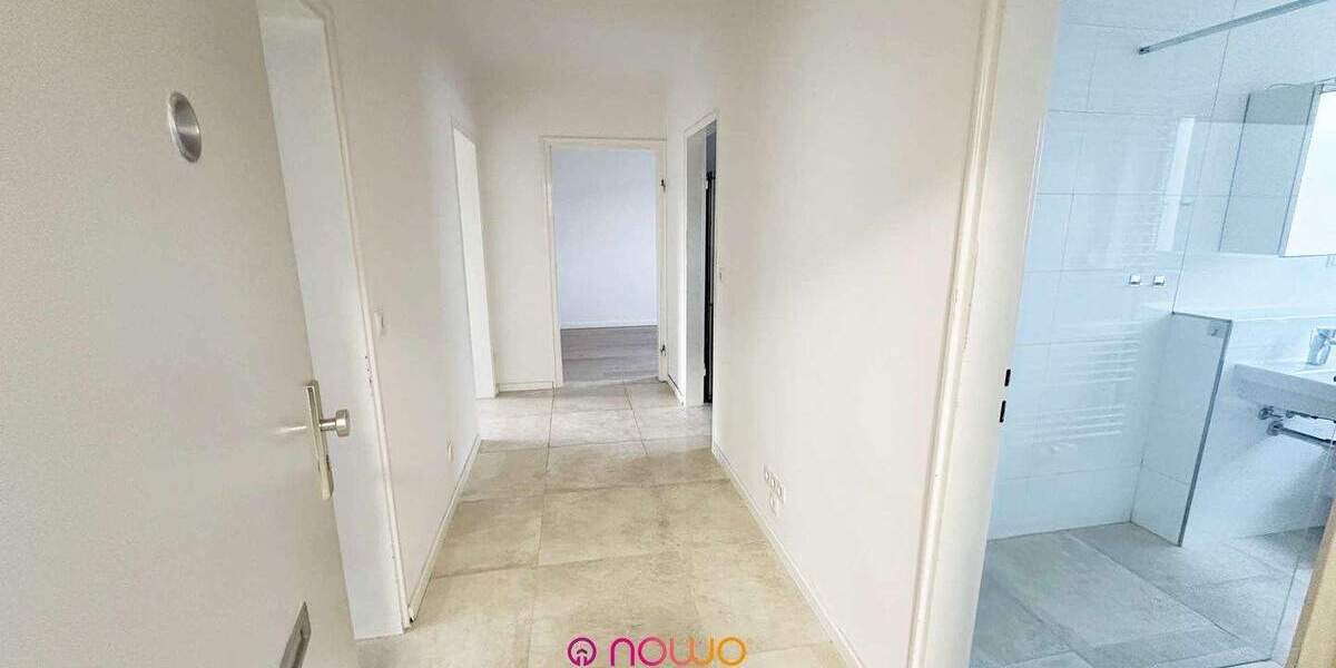 Modernisierte Erdgeschoss-Eigentumswohnung mit Balkon, Einbauküche und Garage in Salzgitter-Thiede 3 zimmer