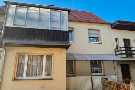 Ehemaliges Bäckereihaus mit Nebengelass, Hof und Garten 11 zimmer