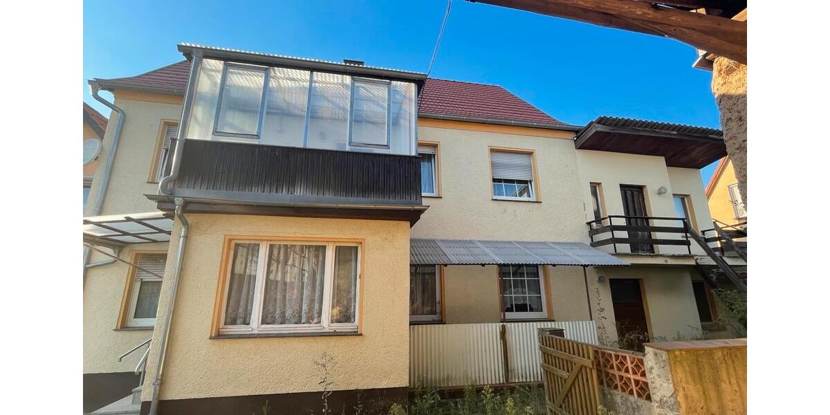 Ehemaliges Bäckereihaus mit Nebengelass, Hof und Garten 11 zimmer