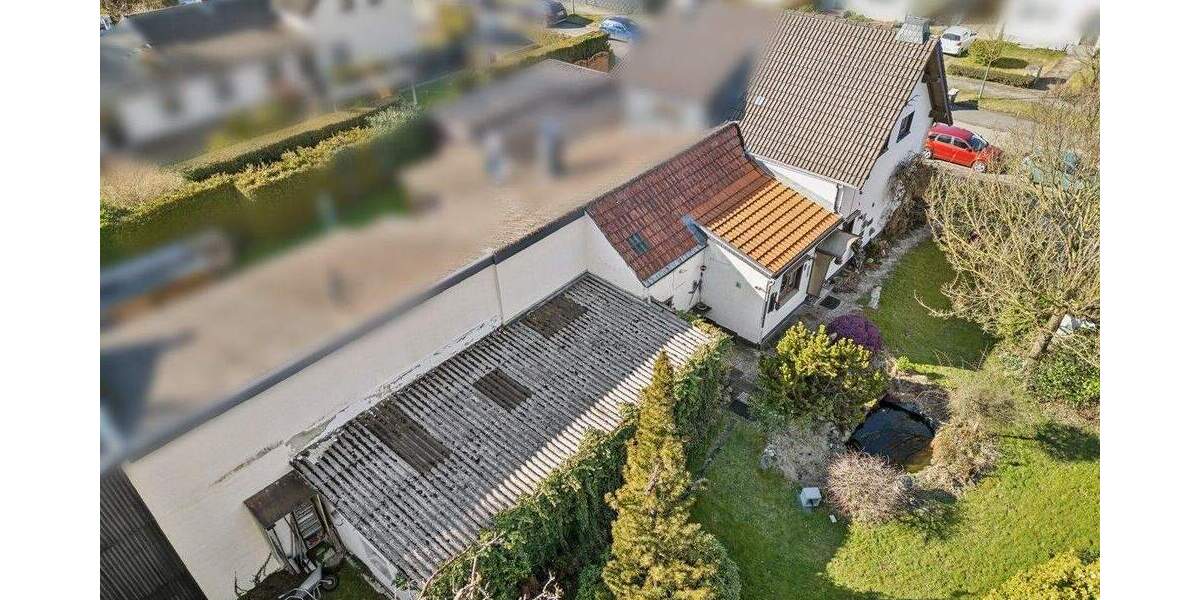 Freistehende und potentialreiche Doppelhaushälfte auf weitläufigem Grundstück (Süd-West-Ausrichtung) 3 zimmer