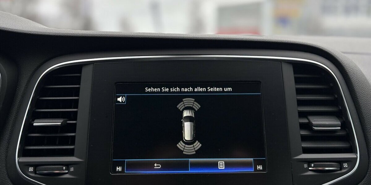 Renault Megane IV Grandtour Business Edition NAVI/PDC 18.665 km 16.900 &euro; Villingen-Schwenningen 78054