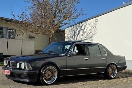 BMW 745