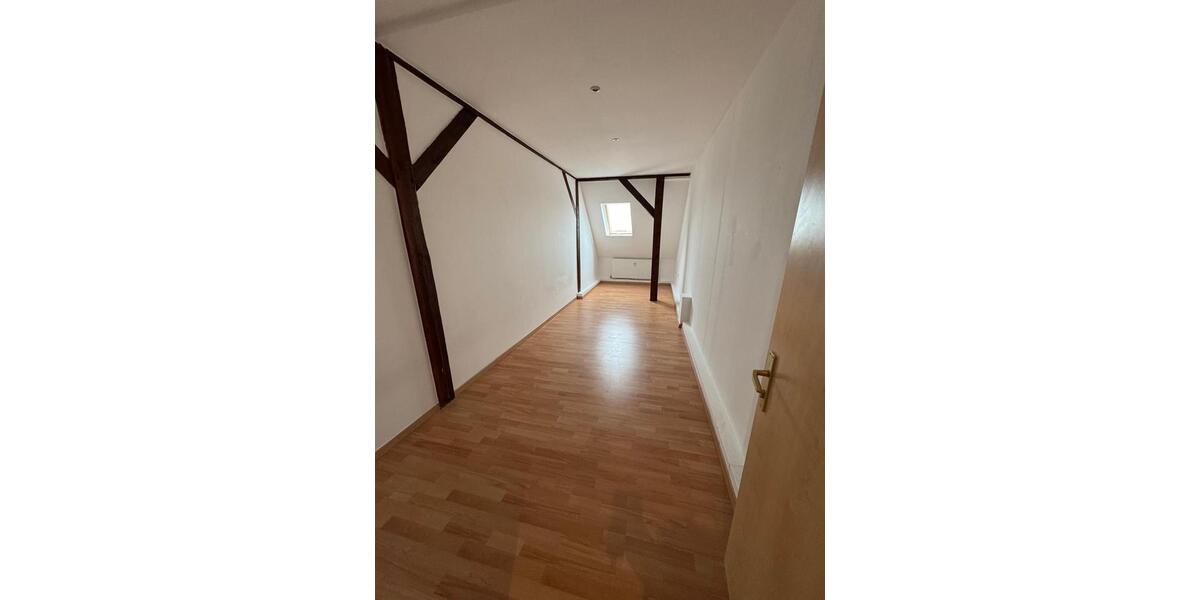 Großzügige 4-Zi-DG Wohnung im grünen Lüdersdorf bei Berlin 4 zimmer