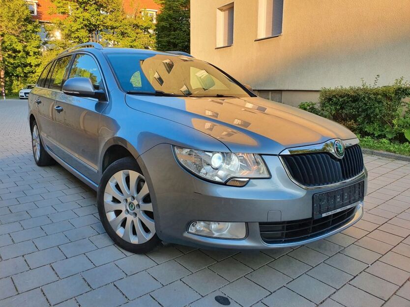 Skoda Superb 236.200 km 5.990 € München 81549