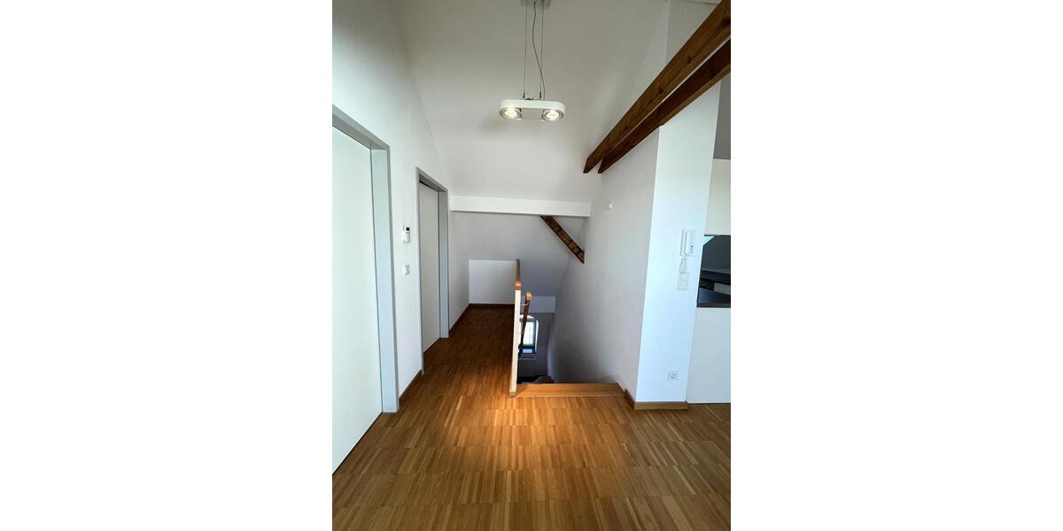 Dachgeschoßwohnung Erfurt - 2 Zimmer, 122 m&sup2;, 1.285&euro; | Angebot:25512316