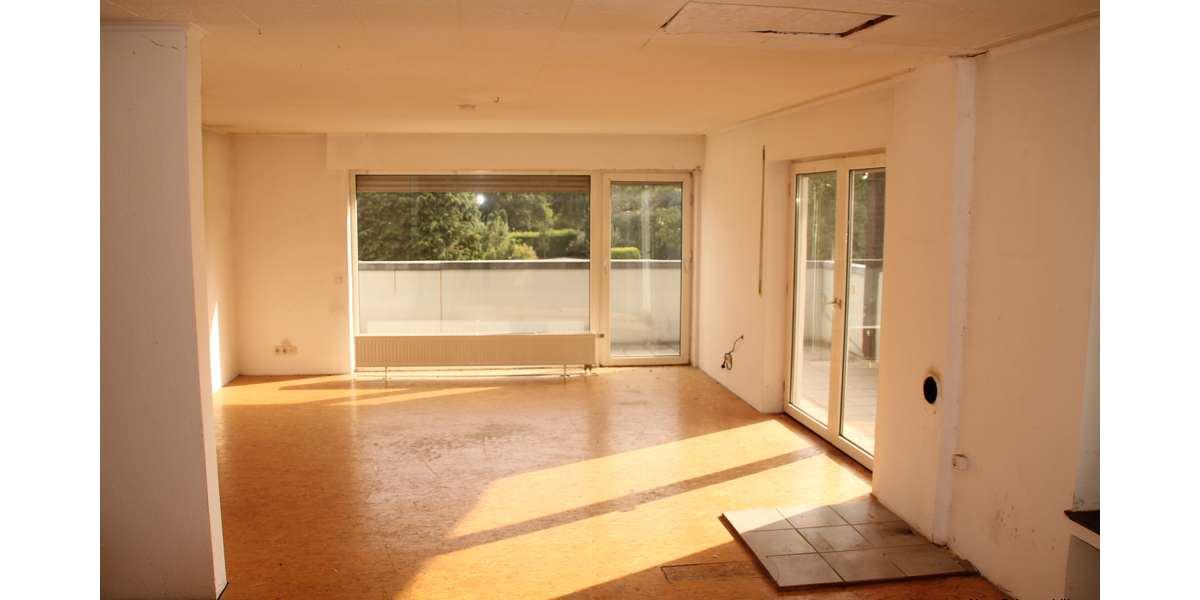 Haus: 2 Wohnungen, 2 Eingänge, 2 Terrassen. Platz für 2 Generationen! Achtung: Bieterverfahren! 6 zimmer