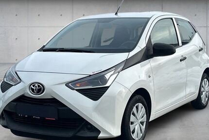 Toyota Aygo (X) 54.324 km 9.984 &euro; Klingenberg 63911