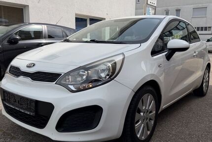 Kia Rio 73.000 km 3.900 &euro; Mannheim 68309