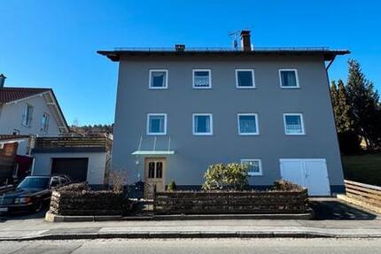Haus Cham - 10 Zimmer, 170 m&sup2;, 1.700&euro; | Angebot:25364273