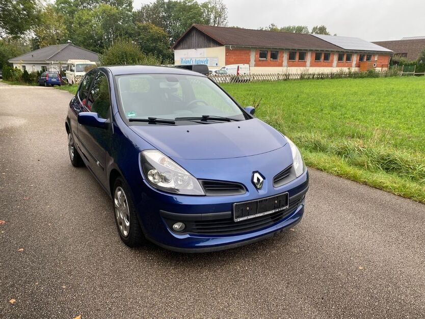 Renault Clio 71.000 km 3.300 € Feldkirchen 85622