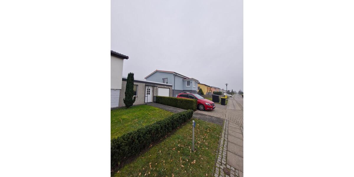 Sonniges Einfamilienhaus mit ELW im Souterrain 6.5 zimmer