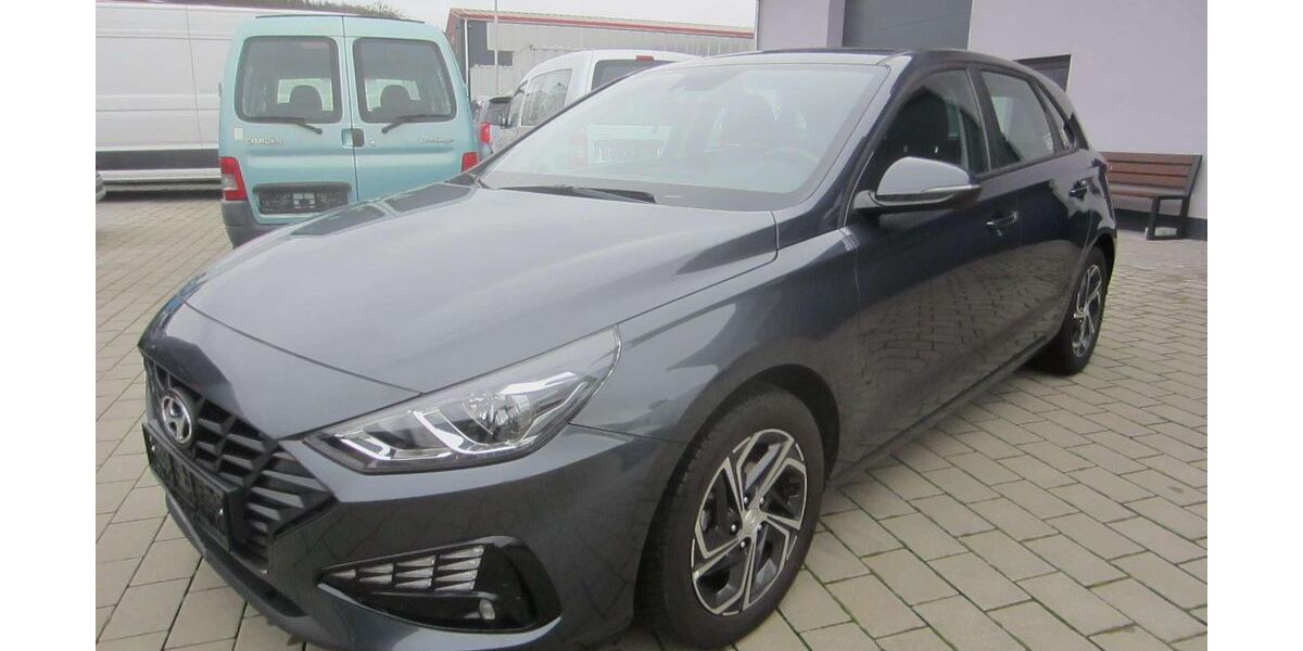 Hyundai i30 62.000 km 15.900 &euro; Erbach/ODW 64711