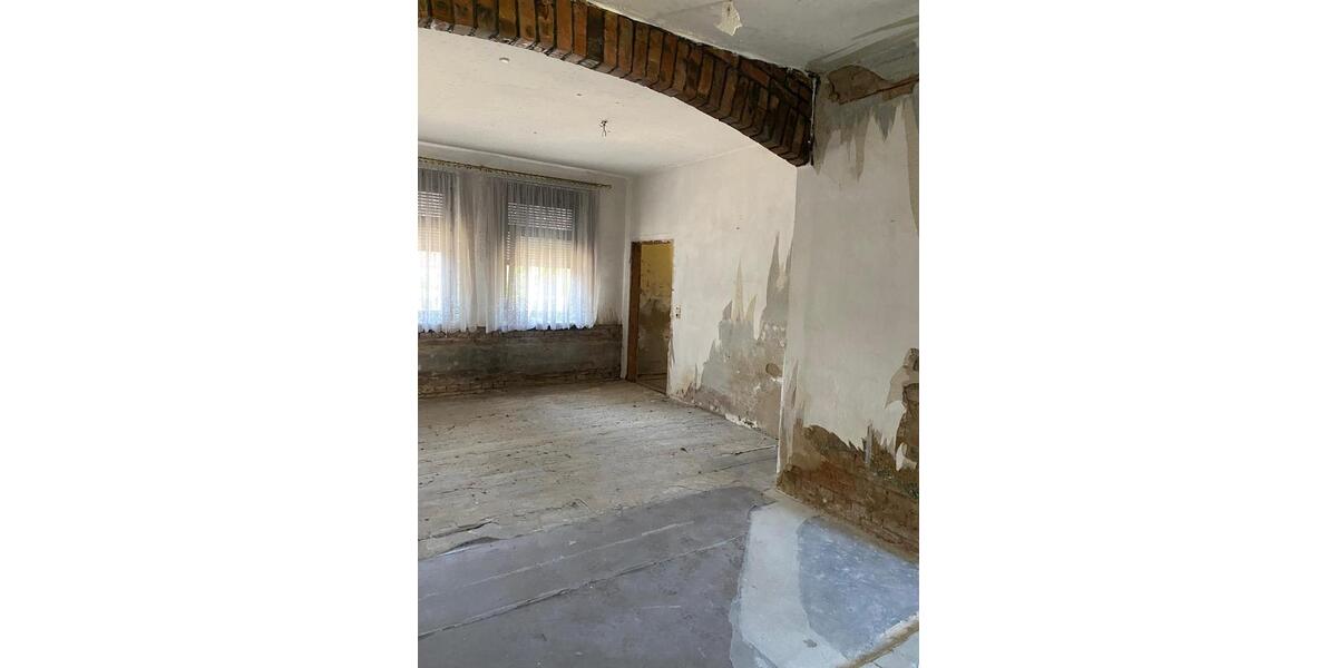 Einfamilienhaus Calbe (Saale) - 7 Zimmer, 130 m&sup2;, 49.500&euro; | Angebot:27622360