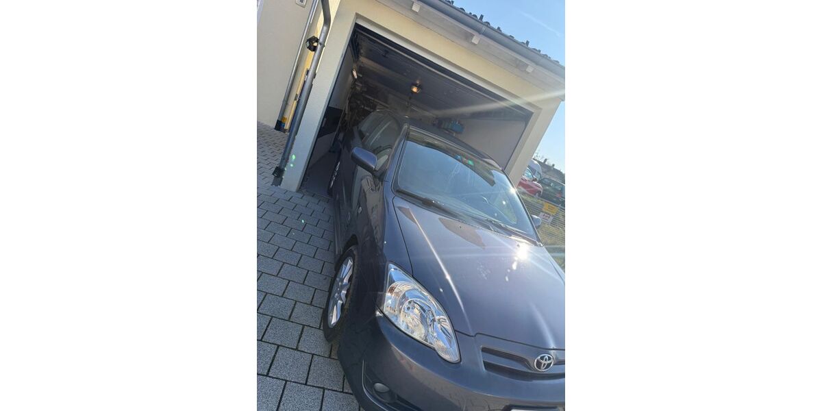 Toyota Corolla 147.000 km 2.200 &euro; Hechingen 72379