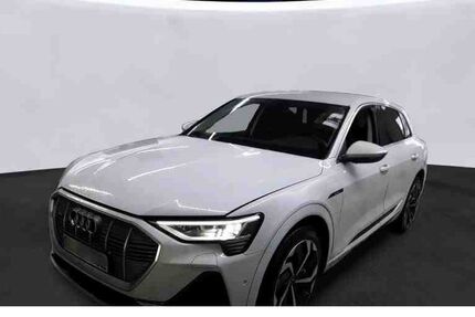 Audi e-tron 44.210 km 27.570 &euro; Diez 65582
