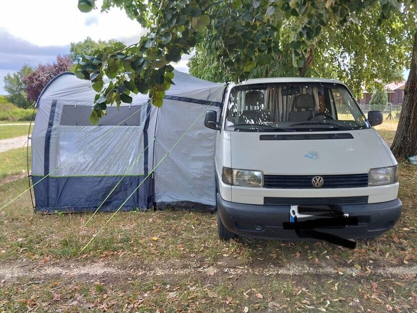 VW T4 andere 272.000 km 9.999 € Aldingen 78554
