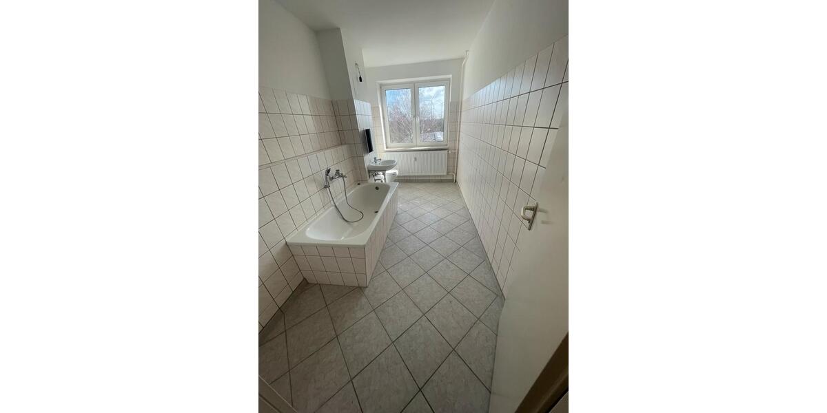 Etagenwohnung Arneburg - 4 Zimmer, 83 m&sup2;, 360&euro; | Angebot:25918655