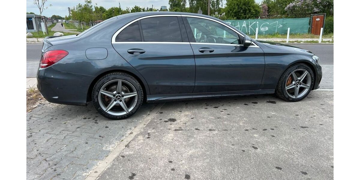 Mercedes-Benz C 250 278.000 km 11.300 &euro; Berlin 12057