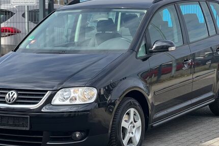 VW Touran 104.768 km 4.490 &euro; Wildau 15745