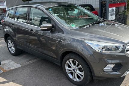 Ford Kuga 97.459 km 14.990 &euro; Solingen 42697