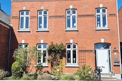 Haus Husum - 6 Zimmer, 144 m&sup2;, 439.000&euro; | Angebot:26663395