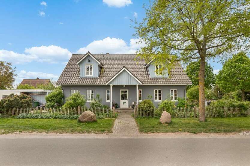 Haus zum Kaufen in Pötenitz 875.000 € 225 m²