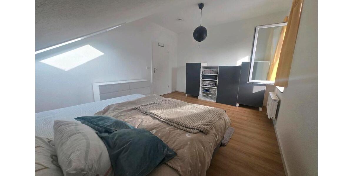 Dachgeschoßwohnung Böblingen Dagersheim - 2.5 Zimmer, 75 m&sup2;, 1.400&euro; | Angebot:26671469