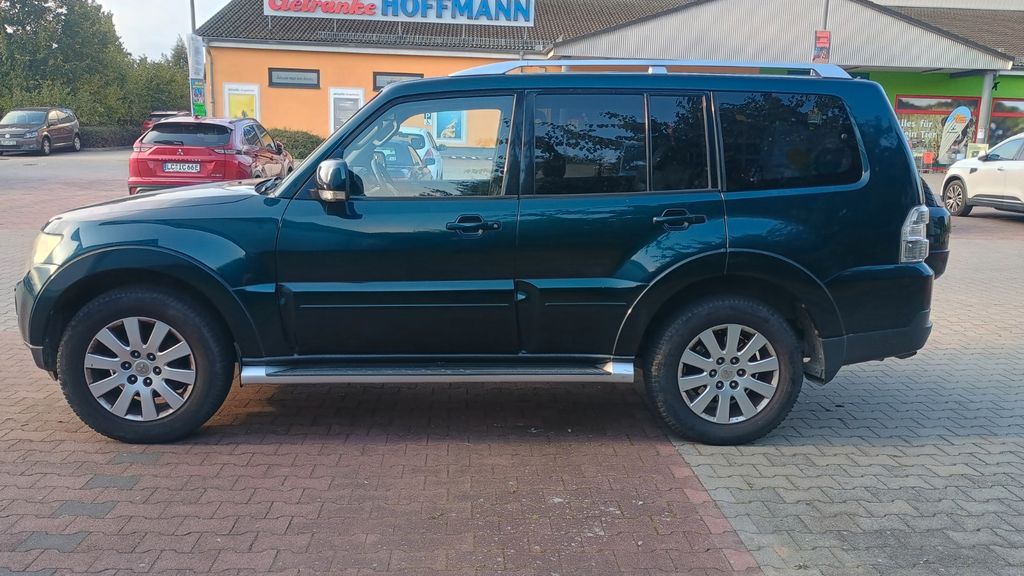 Mitsubishi Pajero 208.000 km 10.499 &euro; Berlin 12305