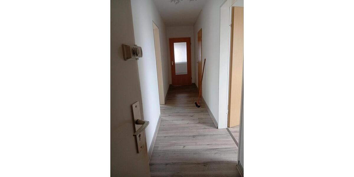 Dachgeschoßwohnung Wilhelmshaven Fedderwardergroden - 4 Zimmer, 44 m&sup2;, 410&euro; | Angebot:25933153