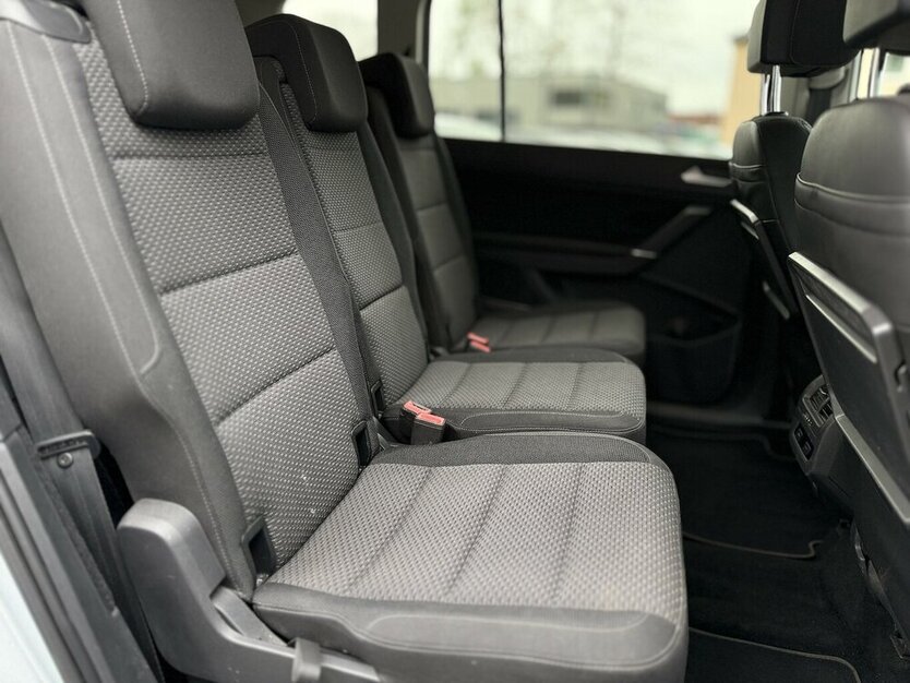 VW Touran 7 Sitze / Automatik / AHK / 1. Hd / Navi 110.000 km 24.490 € Mönchengladbach 41066