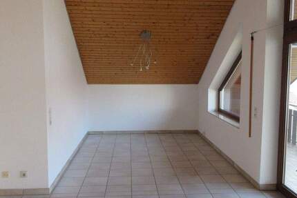 Wohnung Pforzheim Südweststadt - 2 Zimmer, 70 m&sup2;, 755&euro; | Angebot:25096073