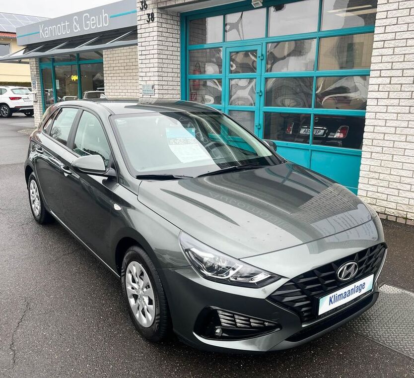 i30