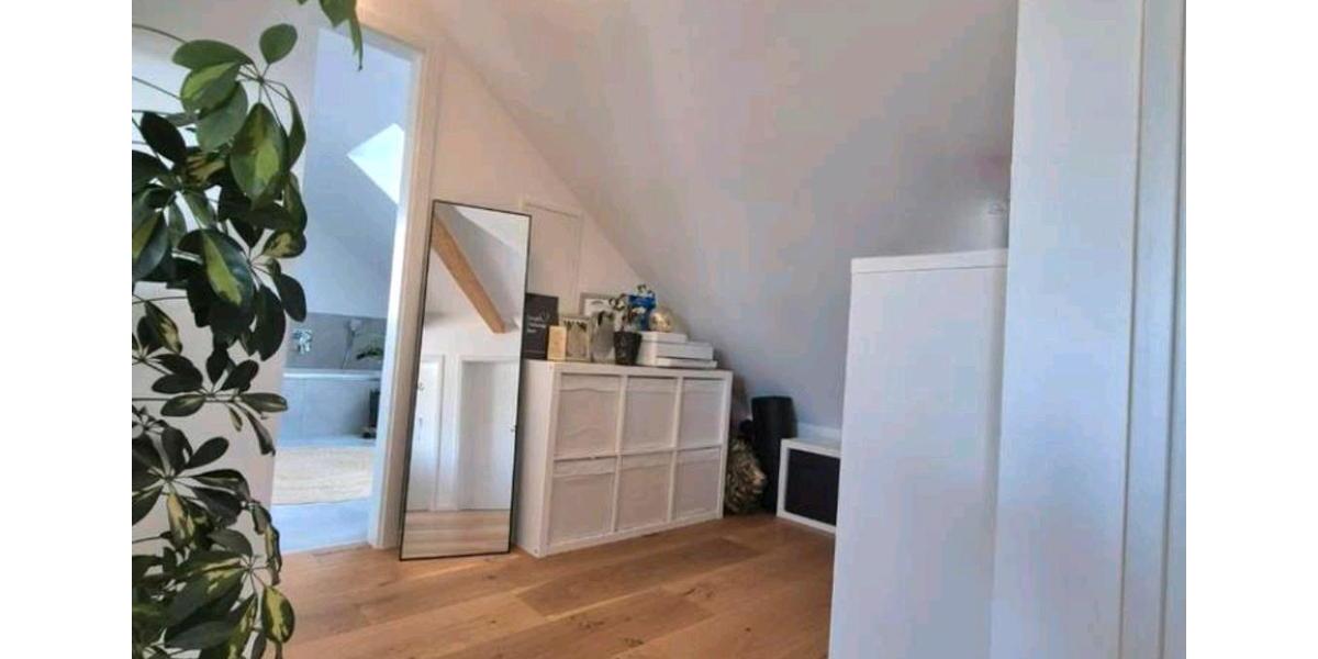 Dachgeschoßwohnung Illertissen - 3 Zimmer, 81 m&sup2;, 351.000&euro; | Angebot:26153382