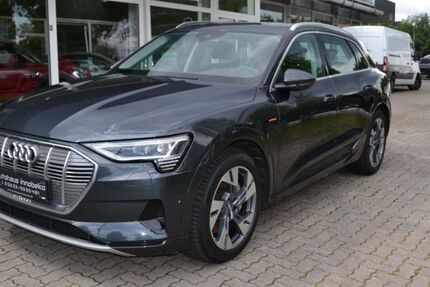 Audi e-tron 72.500 km 25.980 &euro; Bad Driburg 33014