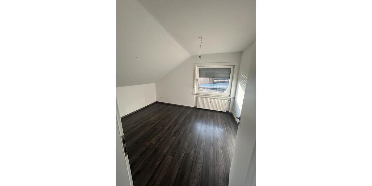 Etagenwohnung Uslar - 3 Zimmer, 100 m&sup2;, 850&euro; | Angebot:25304331