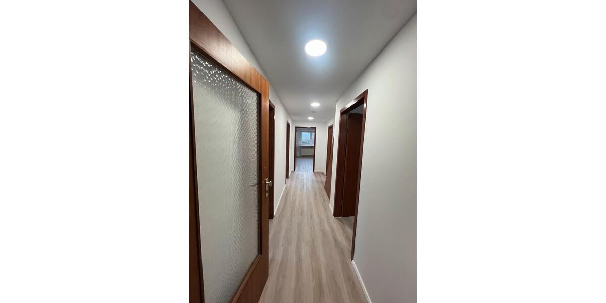 Dachgeschoßwohnung Dörentrup - 2.5 Zimmer, 68 m&sup2;, 400&euro; | Angebot:26391611