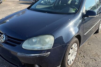 VW Golf 136.530 km 999 &euro; Trappenkamp 24610