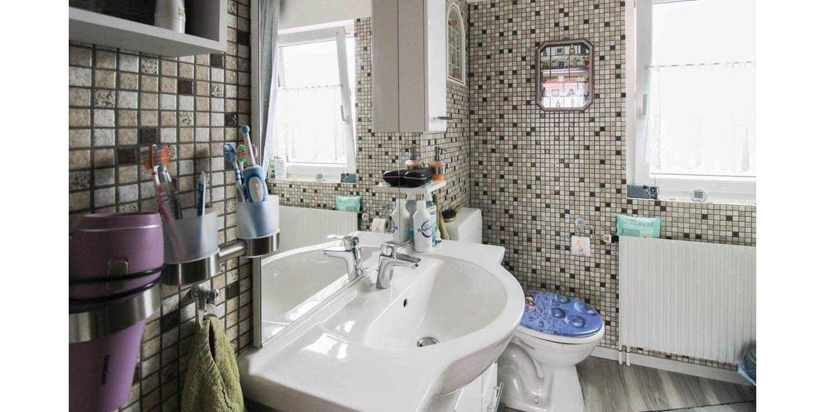 Einfamilienhaus Bad Urach Sirchingen - 4 Zimmer, 104 m&sup2;, 295.000&euro; | Angebot:25777234