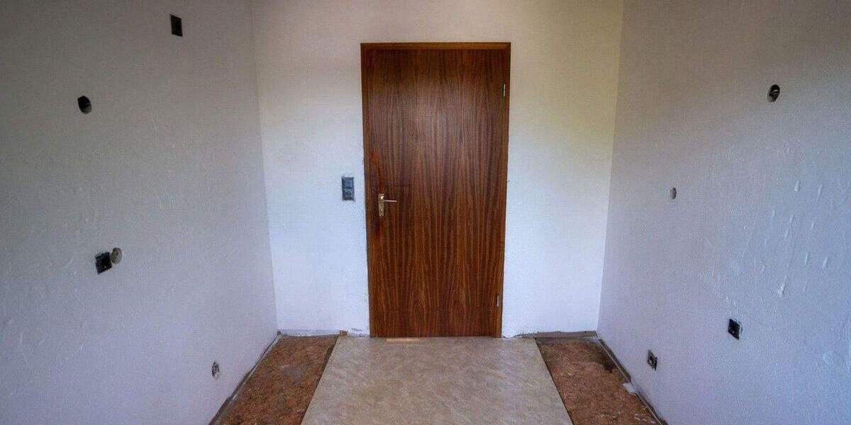 Etagenwohnung Singen - 4 Zimmer, 100 m&sup2;, 290.000&euro; | Angebot:25781556
