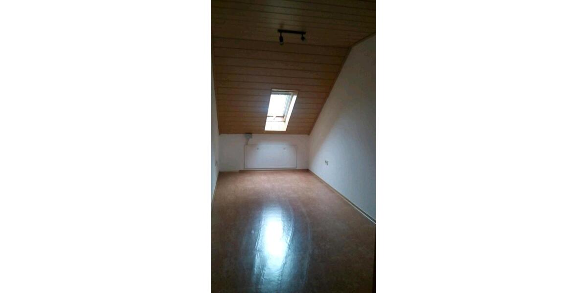 Etagenwohnung Prosselsheim - 4 Zimmer, 120 m&sup2;, 700&euro; | Angebot:26211442
