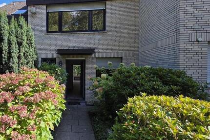 Vermietet wird ein gut geschnittenes Reihenmittelhaus in Mülheim