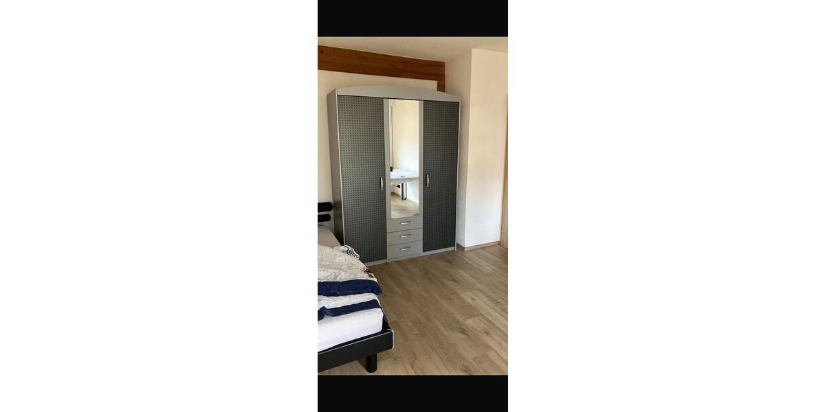 Wohnen auf Zeit Villingen-Schwenningen Schwenningen - 4 Zimmer, 30 m&sup2;, 400&euro; | Angebot:26373138
