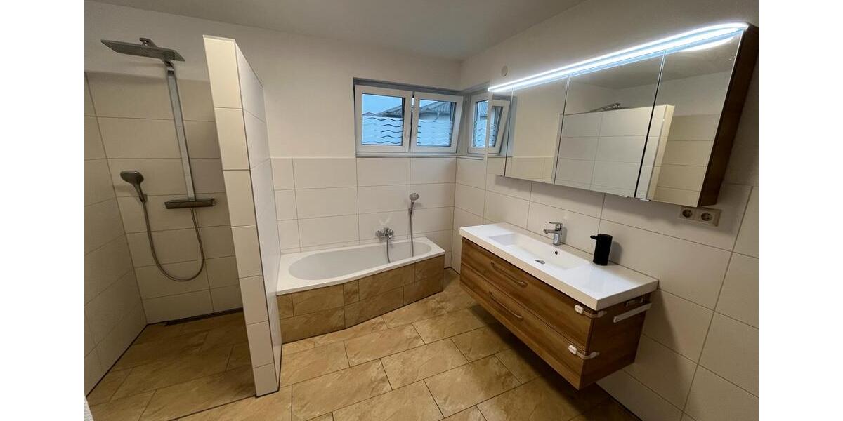 Einfamilienhaus mit Einliegerwohnung, Garage & Weitblick 5 zimmer