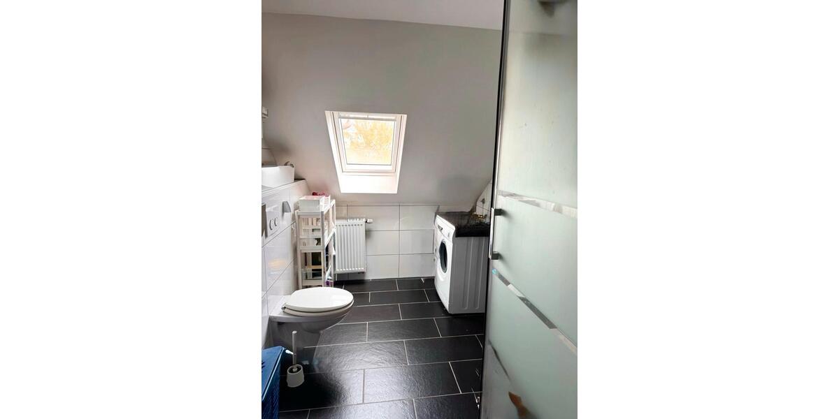 Dachgeschoßwohnung Kassel Südstadt - 3 Zimmer, 72 m&sup2;, 900&euro; | Angebot:26539108